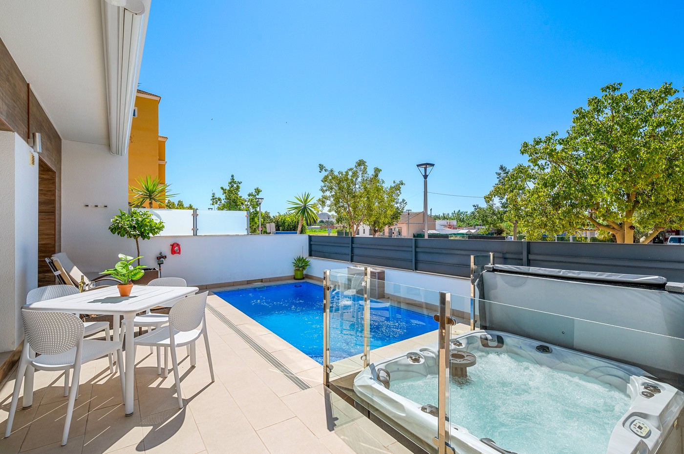 For sale - 3 Bedroom 2 Bathroom Town House in Formentera del Segura - Costa Blanca  - Alicante