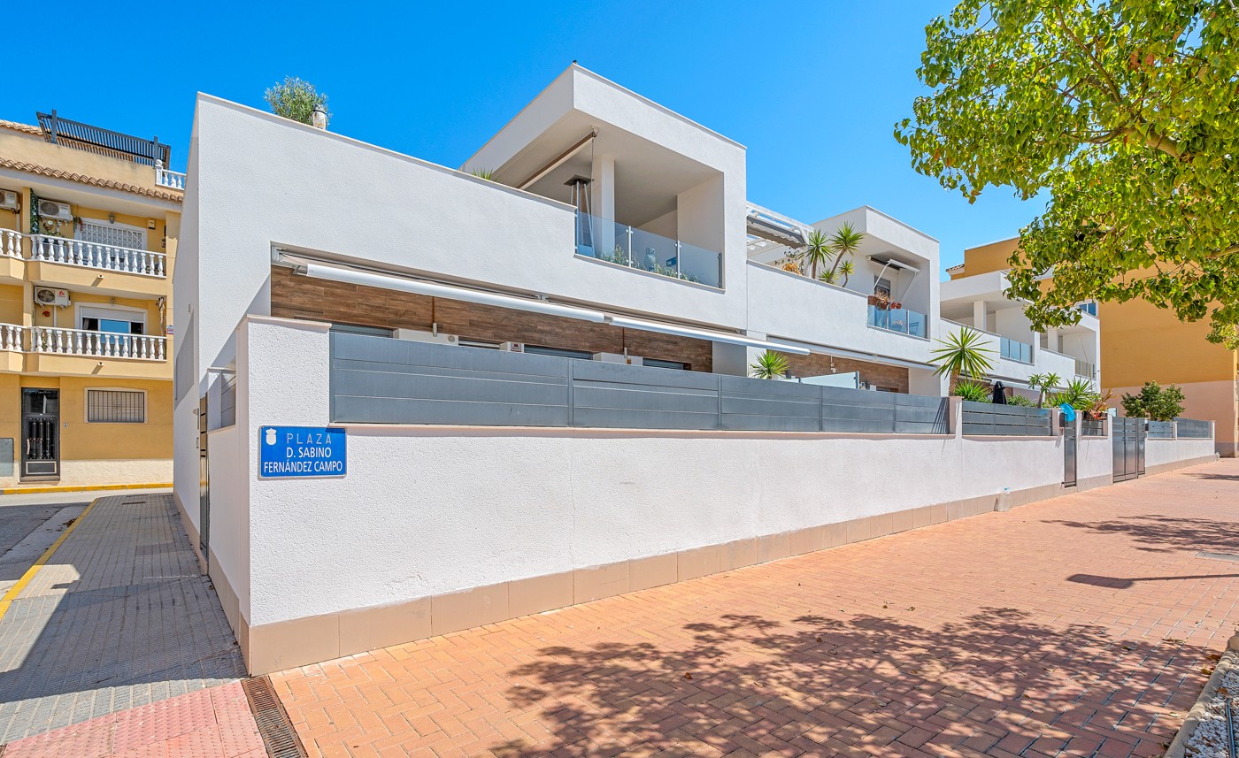 For sale - 3 Bedroom 2 Bathroom Town House in Formentera del Segura - Costa Blanca  - Alicante
