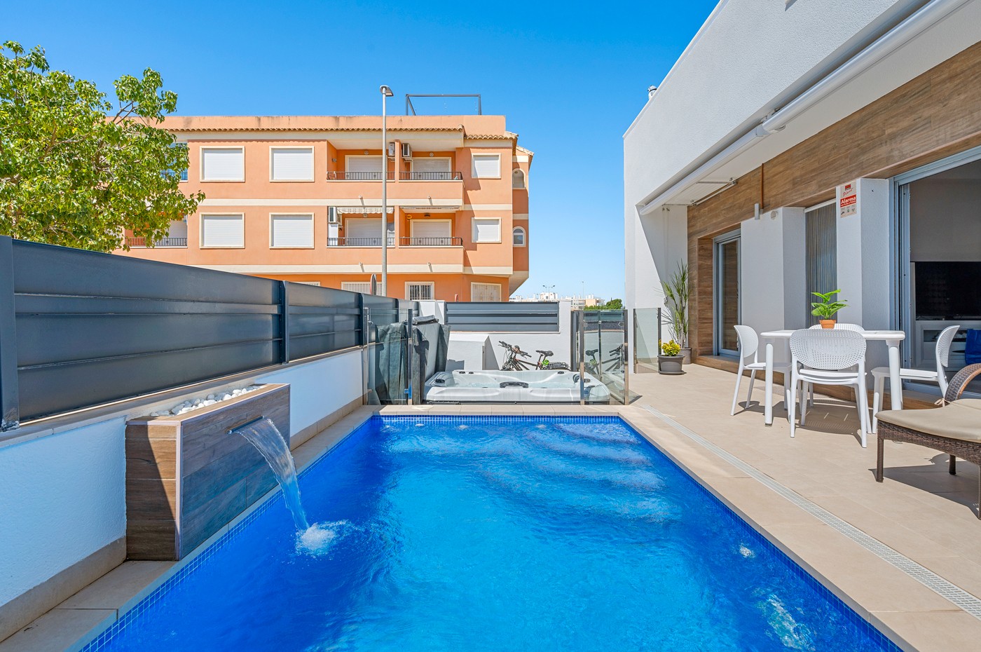 For sale - 3 Bedroom 2 Bathroom Town House in Formentera del Segura - Costa Blanca  - Alicante