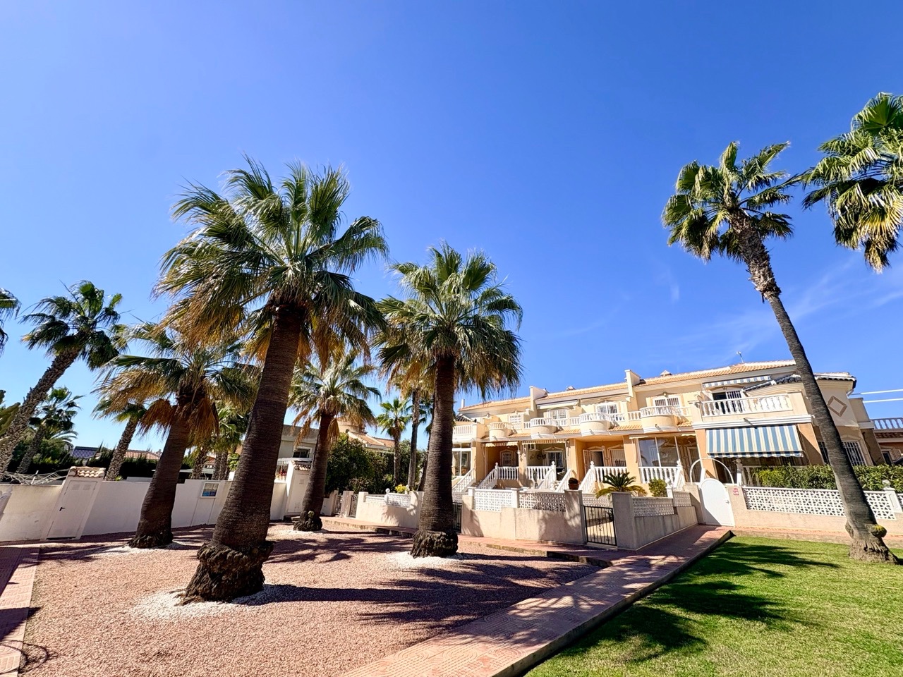 For sale - 2 Bedroom 1 Bathroom Town House in Rojales - Inland  - Alicante
