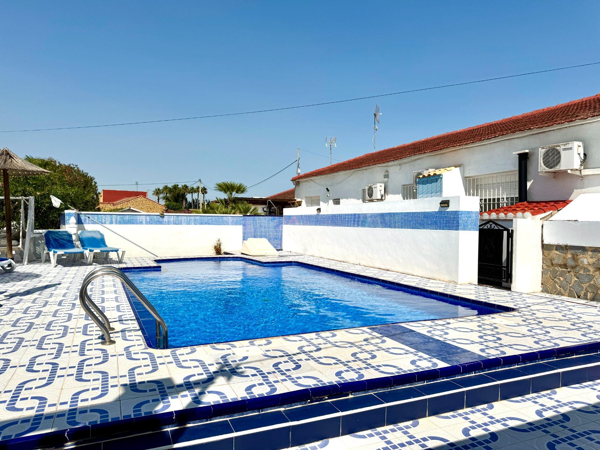 For sale - 7 Bedroom 5 Bathroom Villa in Dolores - Comunidad Valenciana  - Alicante