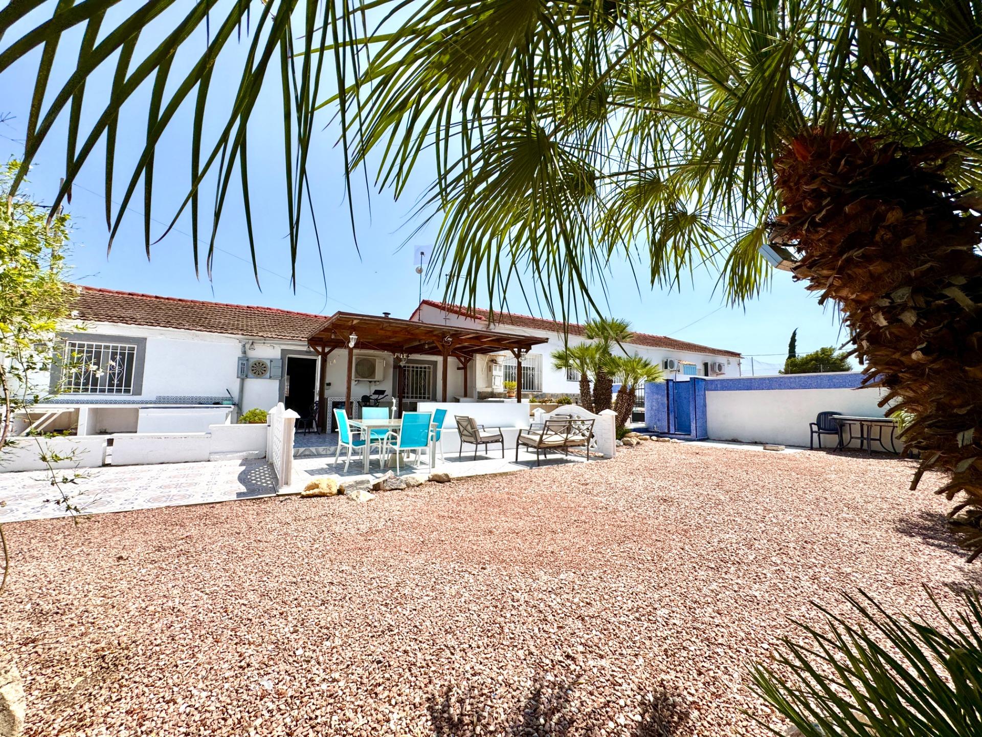 For sale - 7 Bedroom 5 Bathroom Villa in Dolores - Comunidad Valenciana  - Alicante