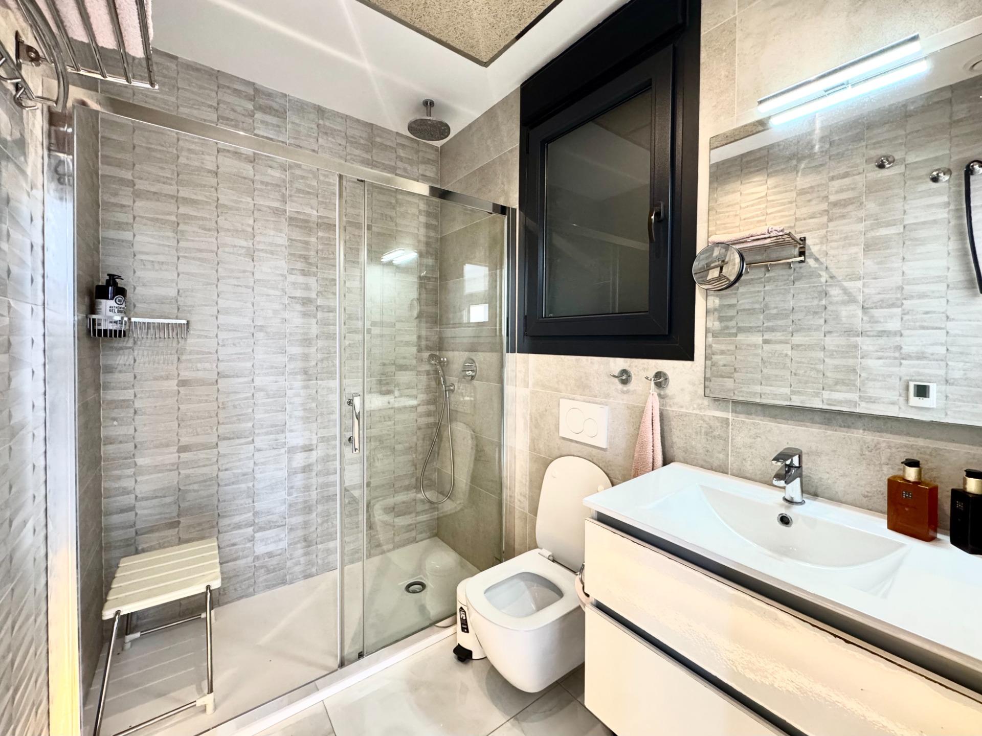 For sale - 4 Bedroom 4 Bathroom Villa in Orihuela Costa - Lomas De Cabo Roig  - Alicante