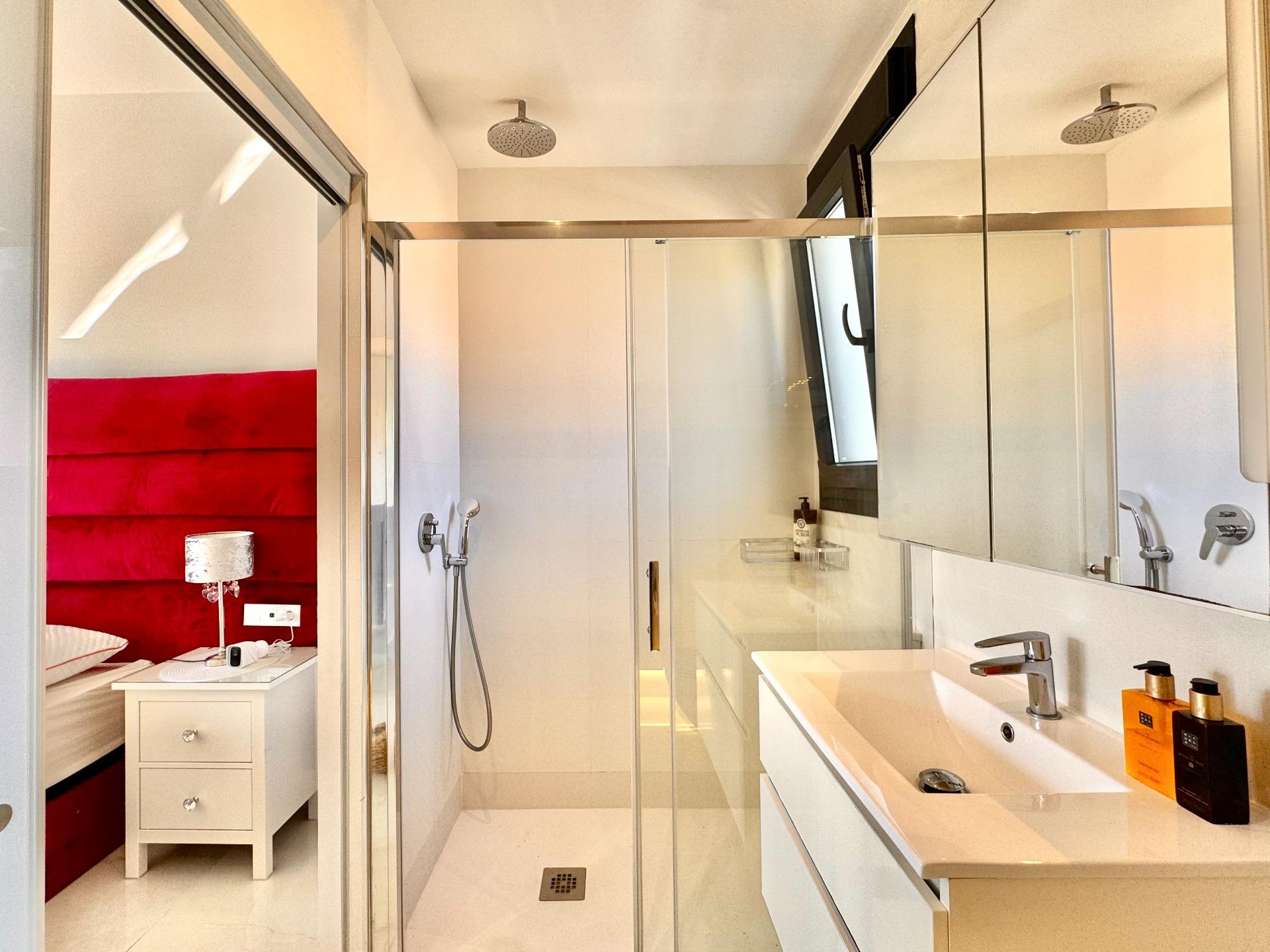 For sale - 4 Bedroom 4 Bathroom Villa in Orihuela Costa - Lomas De Cabo Roig  - Alicante