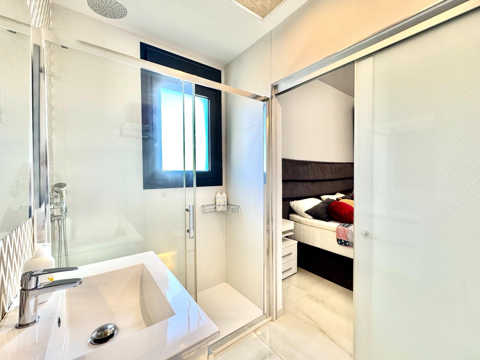 For sale - 4 Bedroom 4 Bathroom Villa in Orihuela Costa - Lomas De Cabo Roig  - Alicante