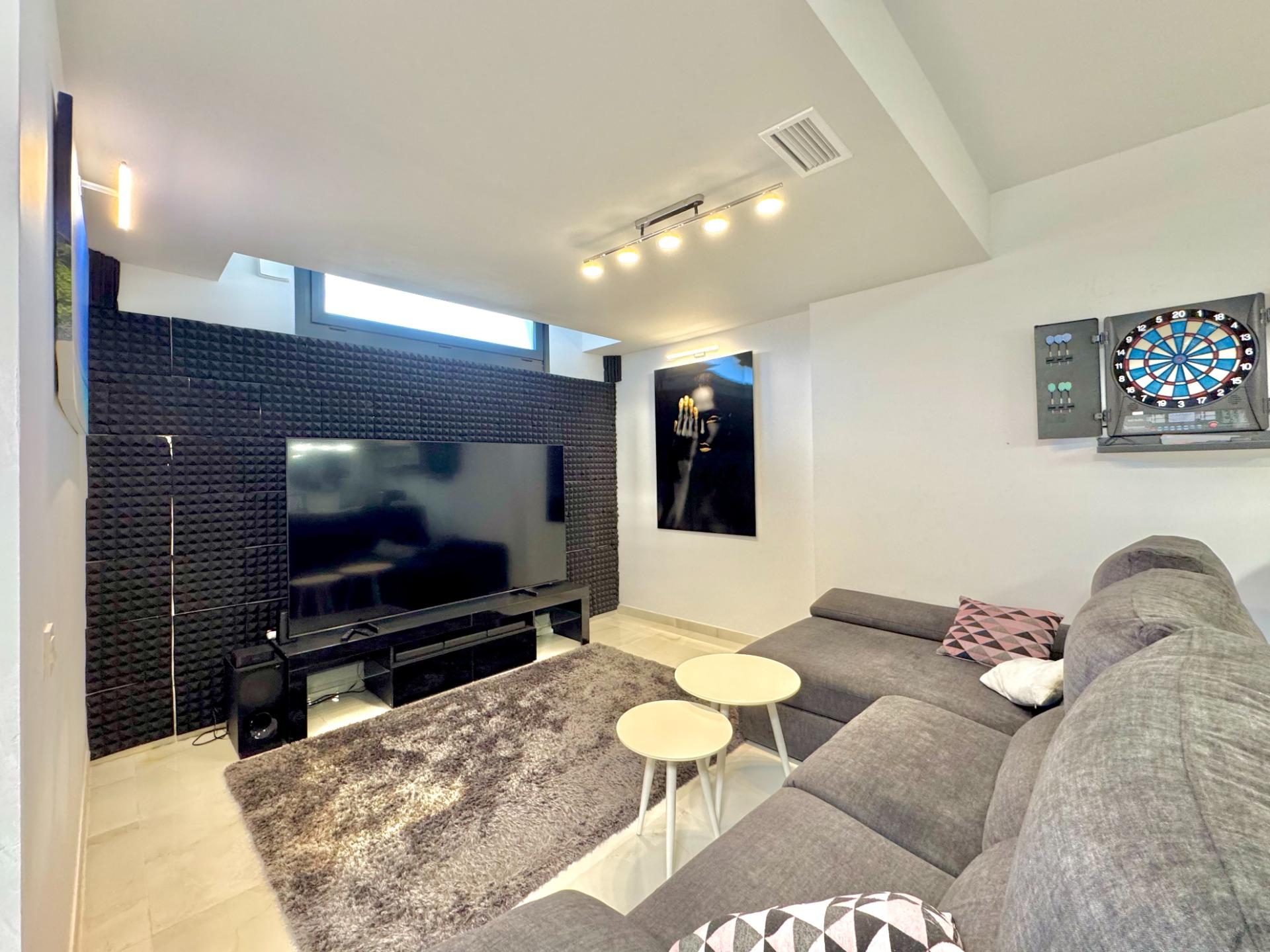 For sale - 4 Bedroom 4 Bathroom Villa in Orihuela Costa - Lomas De Cabo Roig  - Alicante