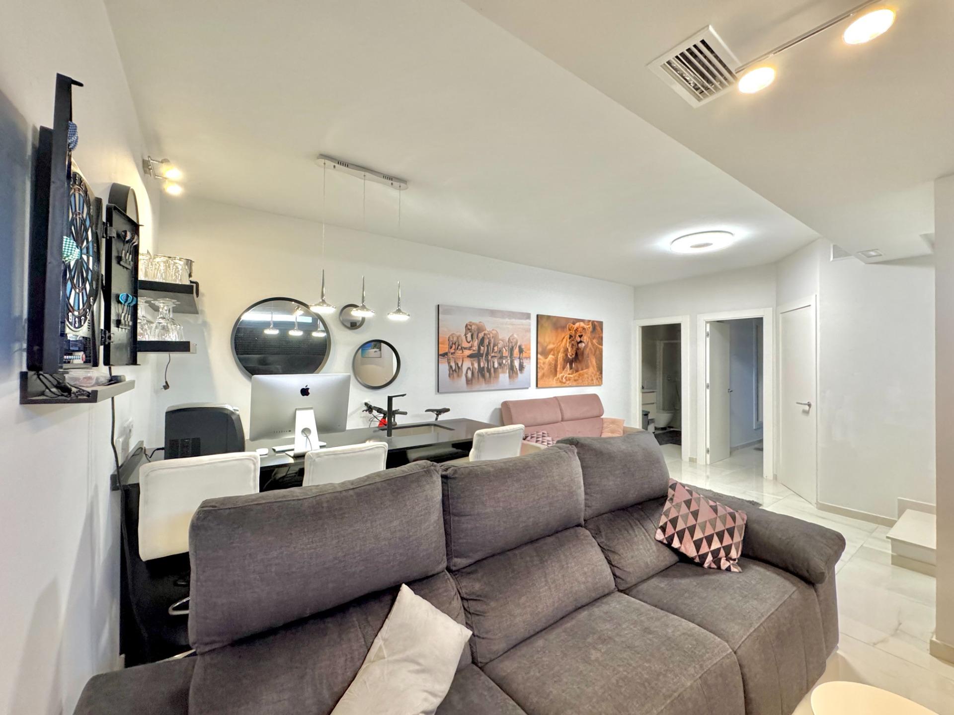 For sale - 4 Bedroom 4 Bathroom Villa in Orihuela Costa - Lomas De Cabo Roig  - Alicante