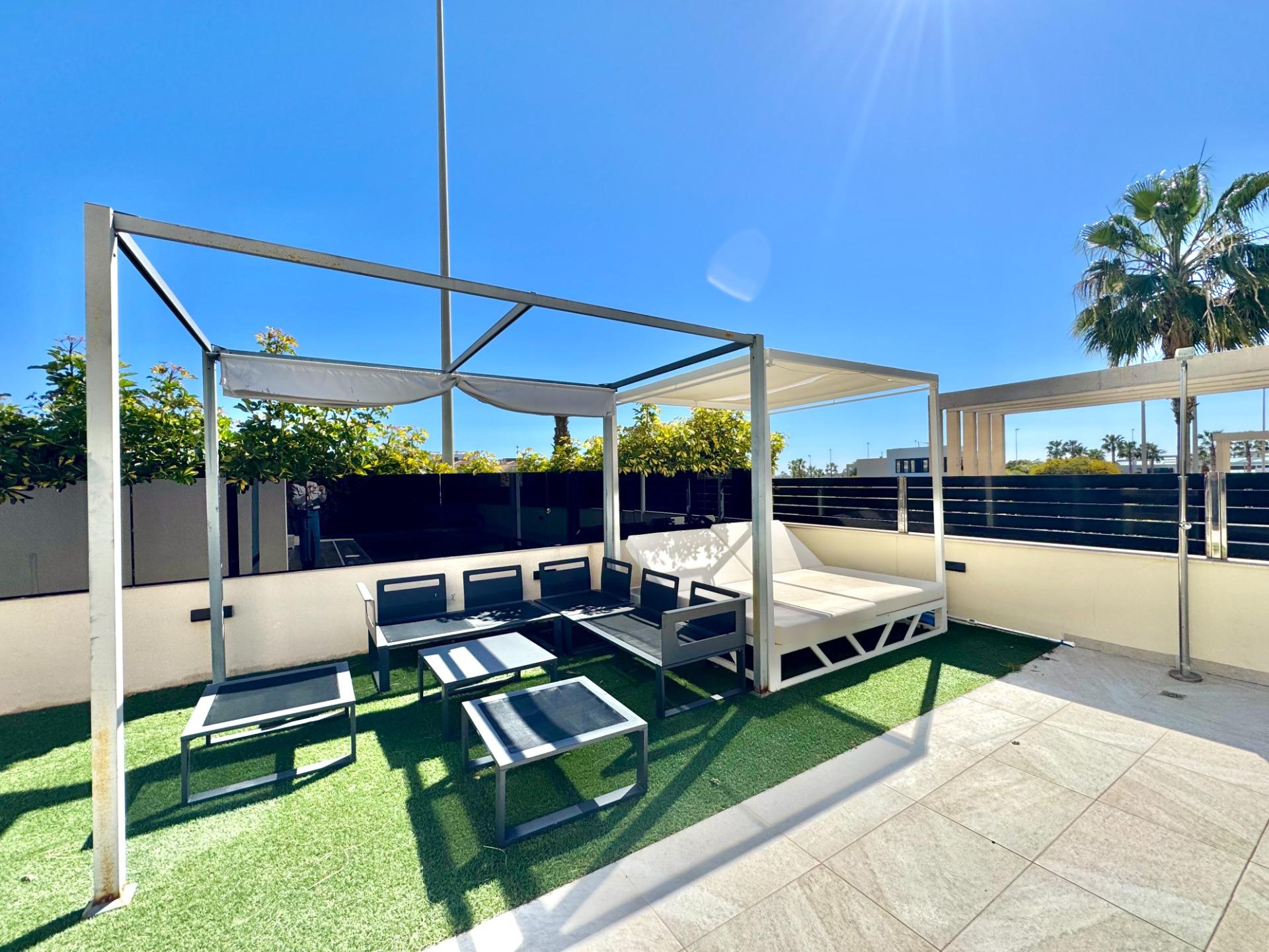 For sale - 4 Bedroom 4 Bathroom Villa in Orihuela Costa - Lomas De Cabo Roig  - Alicante