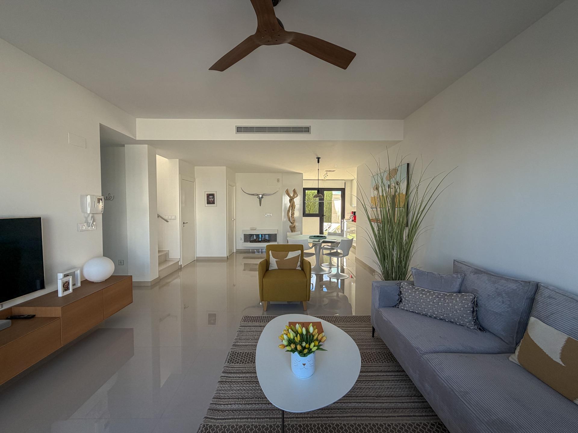 For sale - 4 Bedroom 3 Bathroom Villa in San Miguel de Salinas - Bellavista  - Alicante