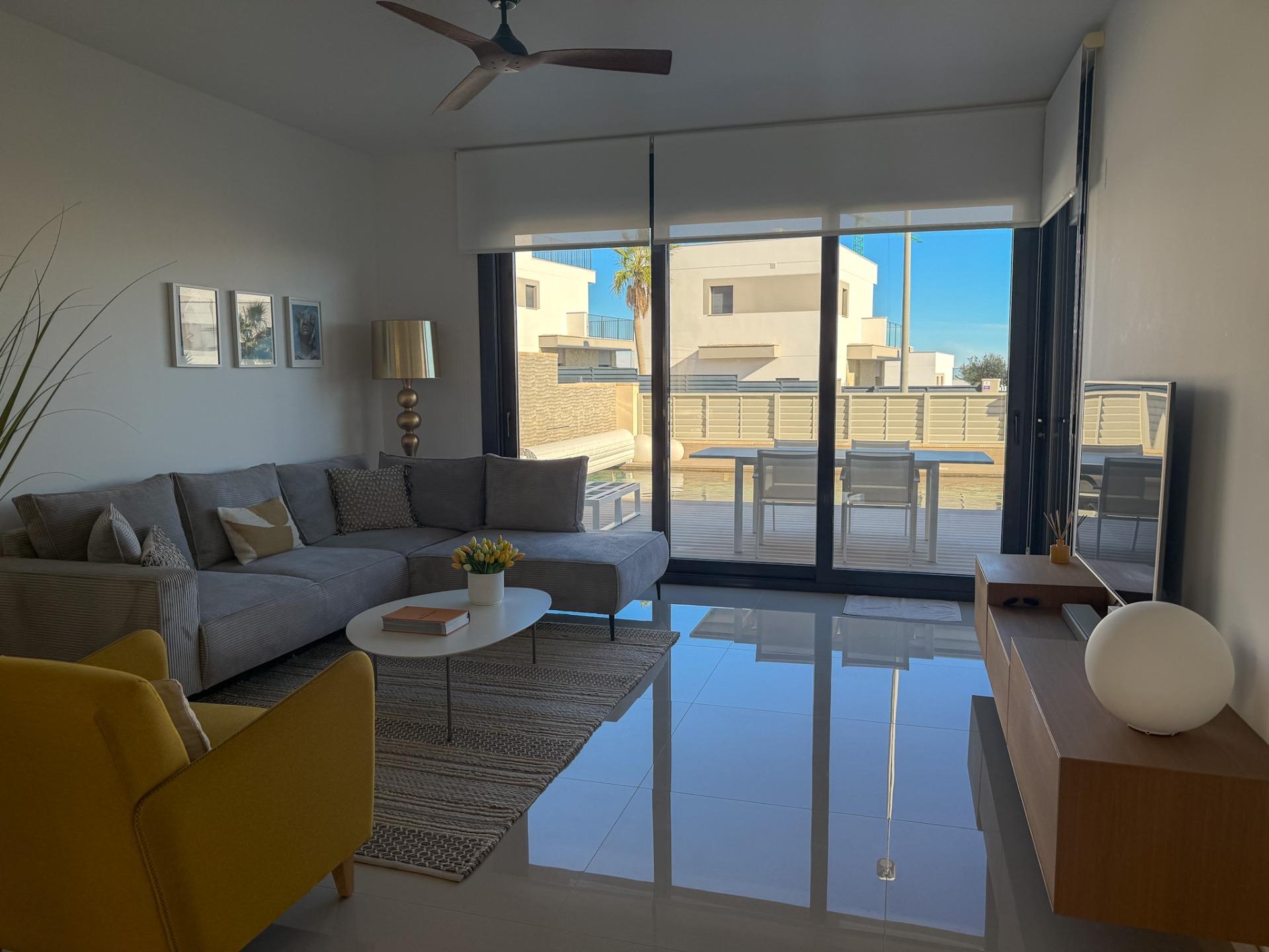 For sale - 4 Bedroom 3 Bathroom Villa in San Miguel de Salinas - Bellavista  - Alicante