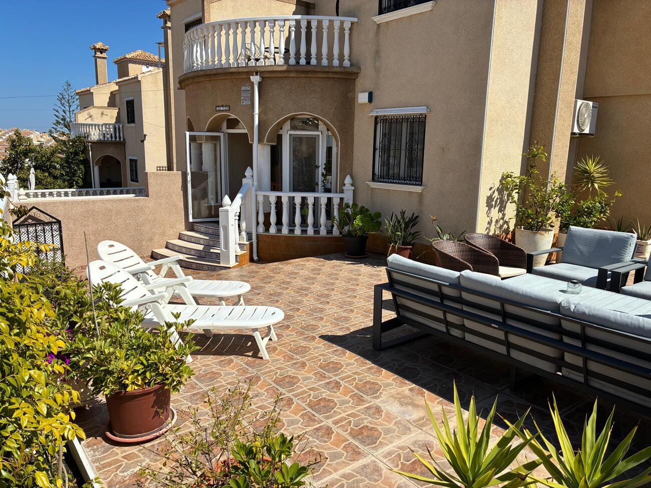 For sale - 3 Bedroom 2 Bathroom Quad Villa in Villamartin - Costa Blanca  - Alicante