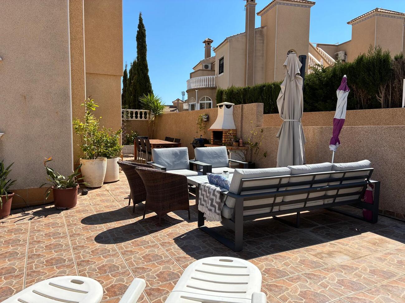For sale - 3 Bedroom 2 Bathroom Quad Villa in Villamartin - Costa Blanca  - Alicante