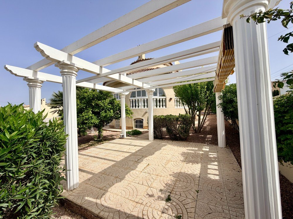 For sale - 5 Bedroom 3 Bathroom Villa in Ciudad Quesada - Costa Blanca  - Alicante