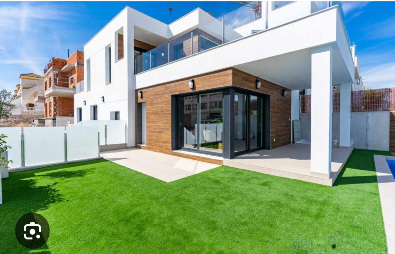 For sale - 3 Bedroom 3 Bathroom Villa in Los Montesinos - Costa Blanca  - Alicante