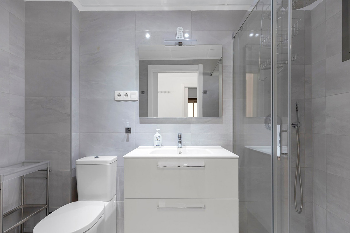 For sale - 2 Bedroom 2 Bathroom Apartment - Middle Floor Apartment in Orihuela - Villamartin  - Alicante