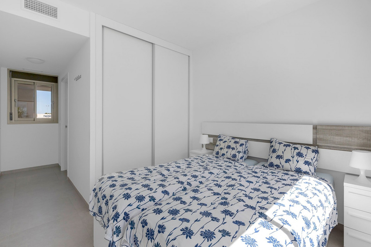 For sale - 2 Bedroom 2 Bathroom Apartment - Middle Floor Apartment in Orihuela - La Zenia  - Alicante