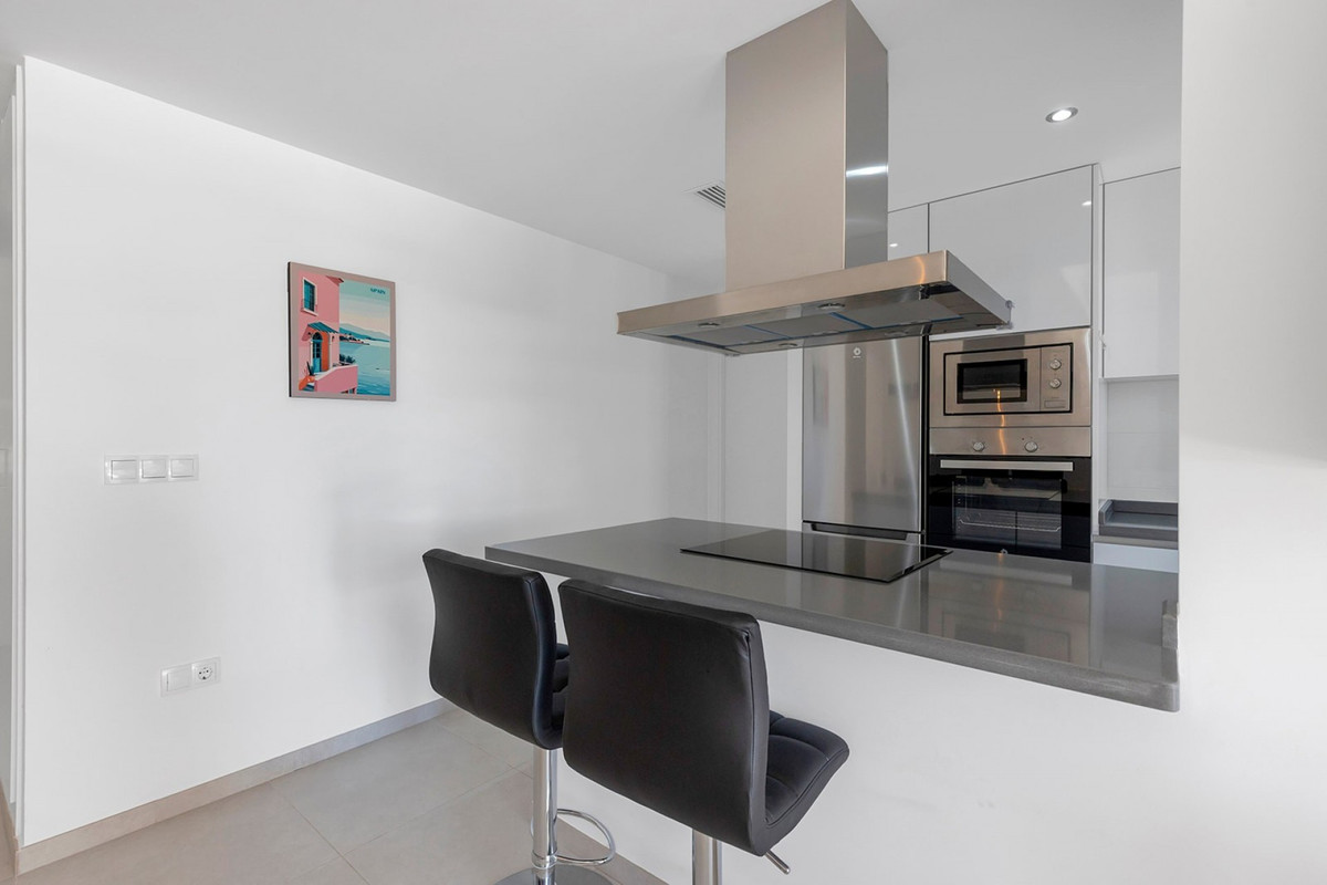 For sale - 2 Bedroom 2 Bathroom Apartment - Middle Floor Apartment in Orihuela - La Zenia  - Alicante