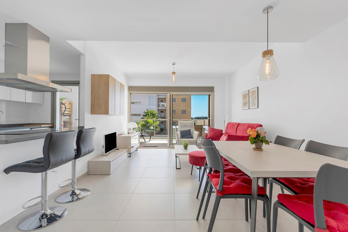 For sale - 2 Bedroom 2 Bathroom Apartment - Middle Floor Apartment in Orihuela - La Zenia  - Alicante