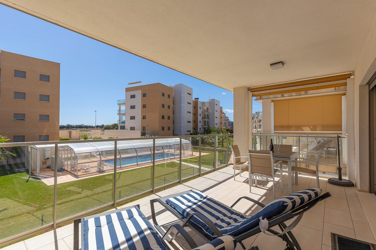 For sale - 2 Bedroom 2 Bathroom Apartment - Middle Floor Apartment in Orihuela - Villamartin  - Alicante