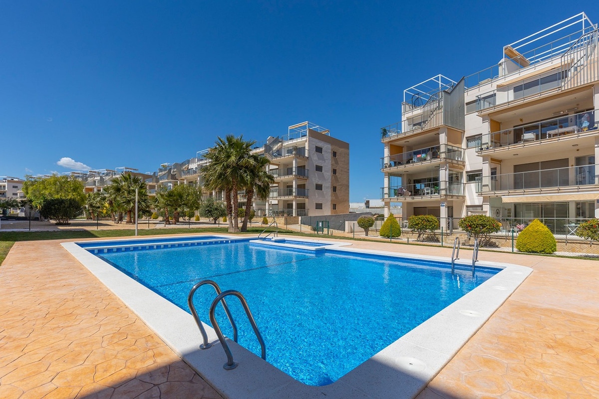For sale - 2 Bedroom 2 Bathroom Apartment - Middle Floor Apartment in Orihuela - Villamartin  - Alicante