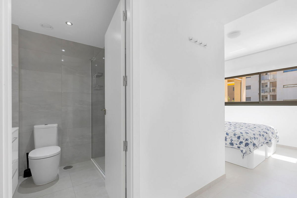 For sale - 2 Bedroom 2 Bathroom Apartment - Middle Floor Apartment in Orihuela - La Zenia  - Alicante
