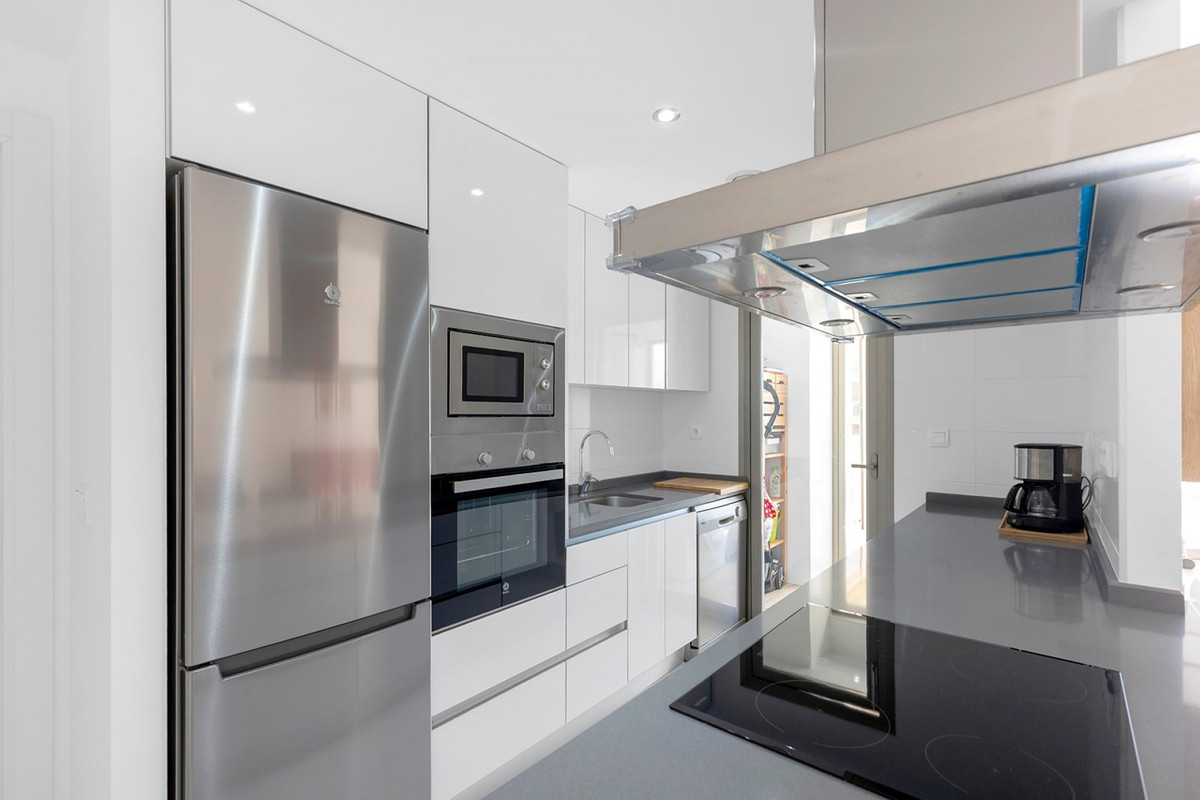 For sale - 2 Bedroom 2 Bathroom Apartment - Middle Floor Apartment in Orihuela - La Zenia  - Alicante