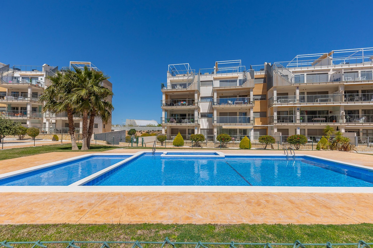 For sale - 2 Bedroom 2 Bathroom Apartment - Middle Floor Apartment in Orihuela - Villamartin  - Alicante