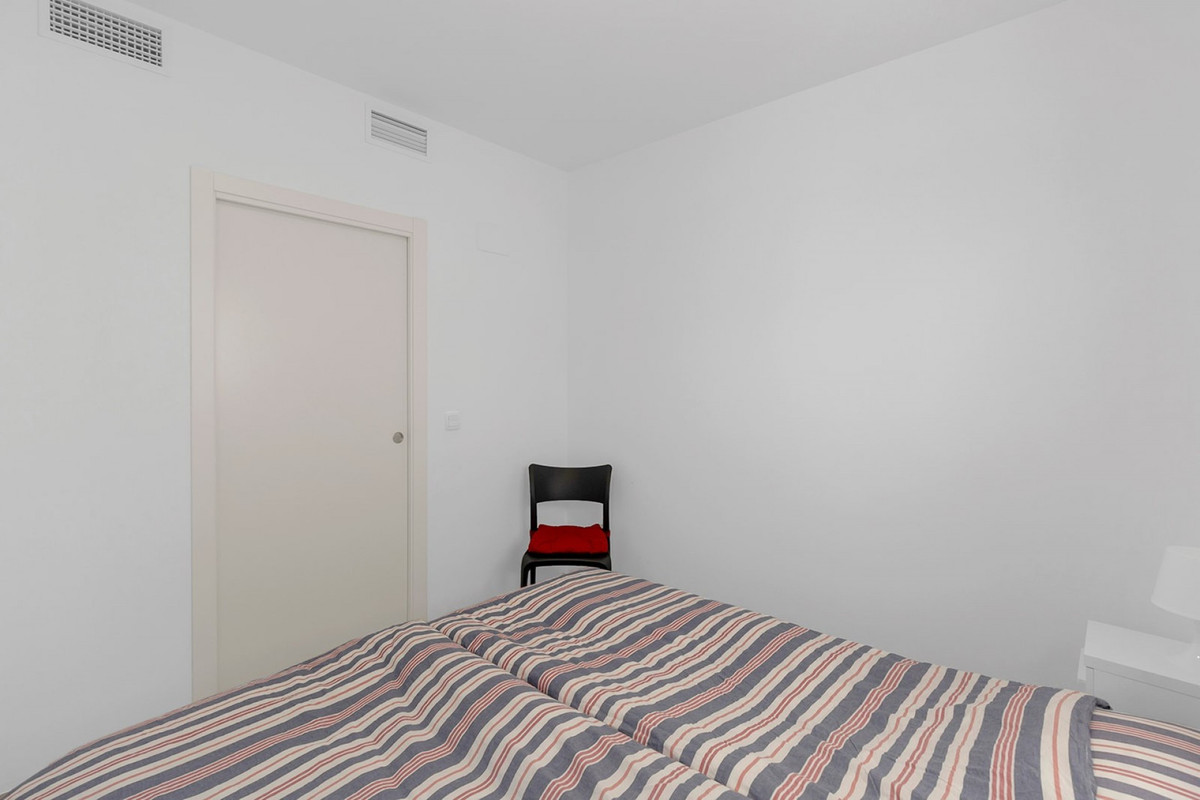 For sale - 2 Bedroom 2 Bathroom Apartment - Middle Floor Apartment in Orihuela - La Zenia  - Alicante