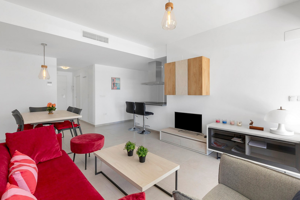 For sale - 2 Bedroom 2 Bathroom Apartment - Middle Floor Apartment in Orihuela - La Zenia  - Alicante