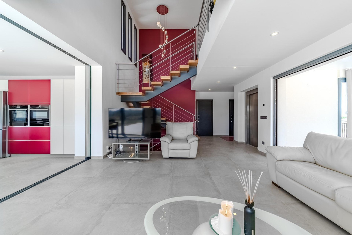 For sale - 5 Bedroom 4 Bathroom House - Detached Villa in San Fulgencio - La Marina  - Alicante