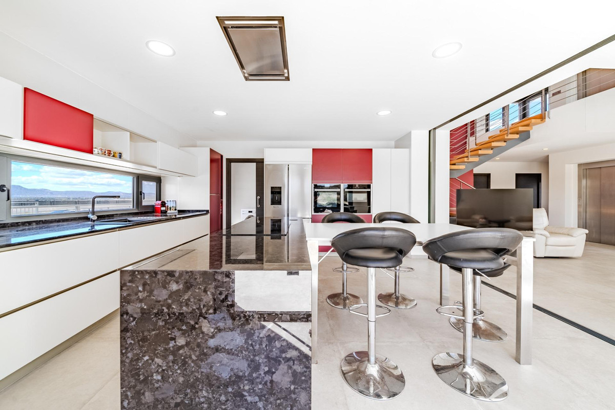 For sale - 5 Bedroom 4 Bathroom House - Detached Villa in San Fulgencio - La Marina  - Alicante