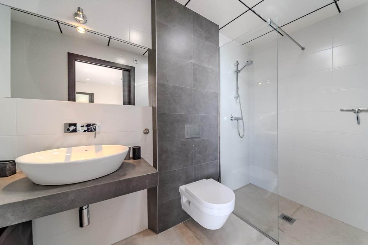For sale - 5 Bedroom 4 Bathroom House - Detached Villa in San Fulgencio - La Marina  - Alicante