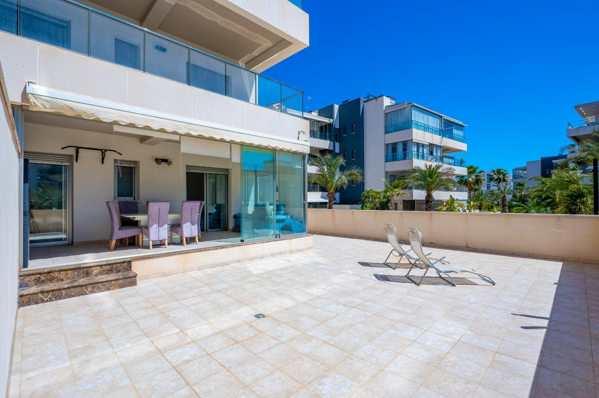 For sale - 3 Bedroom 2 Bathroom Apartment - Ground Floor Apartment in Orihuela - Los Dolses  - Alicante