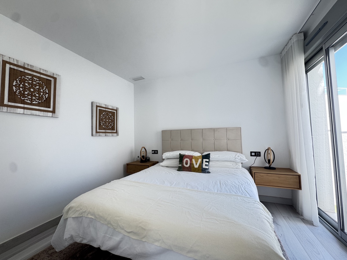 For sale - 4 Bedroom 4 Bathroom Villa in Lomas de Cabo Roig - , Lomas de Cabo Roig, Alicante, Spain - Alicante