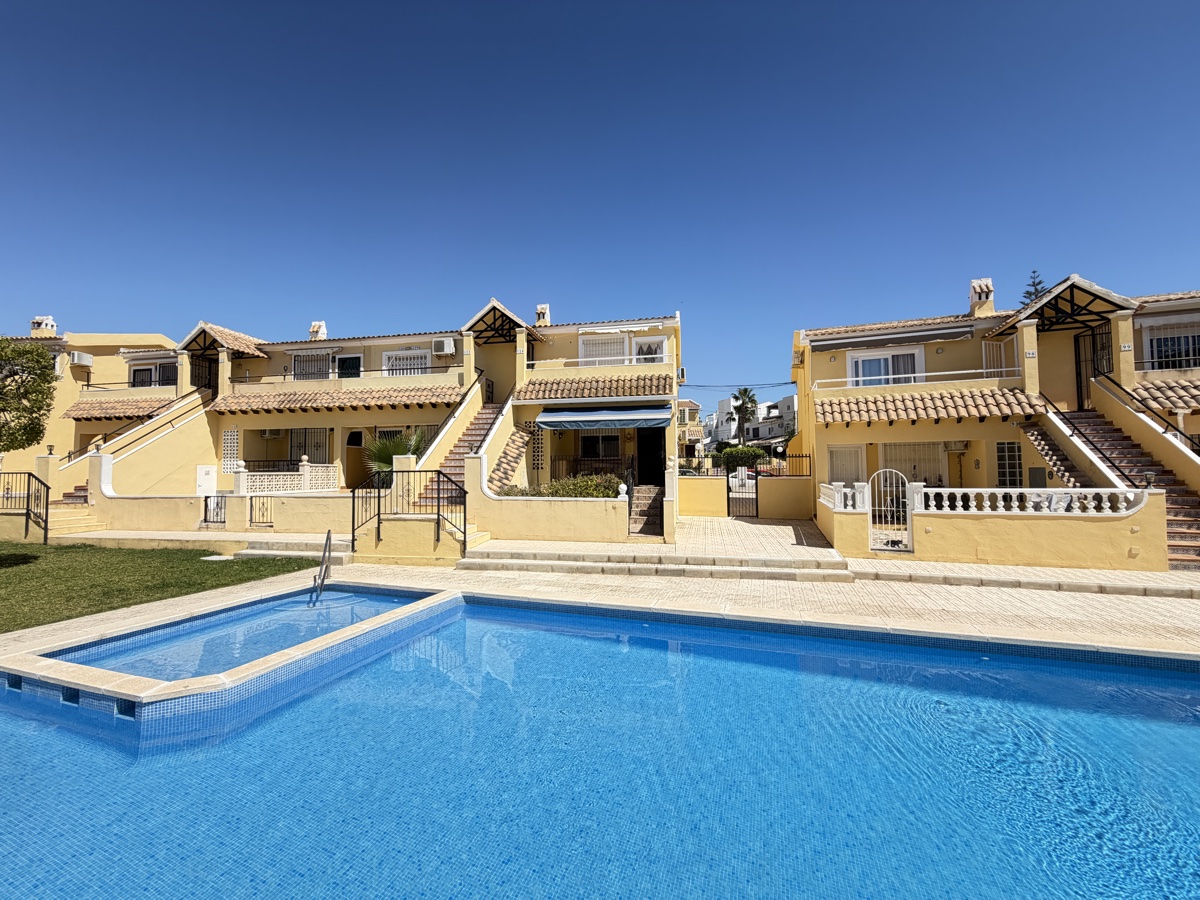 For sale - 2 Bedroom 1 Bathroom Apartment in Villamartin - , Villamartin, Alicante, Spain - Alicante