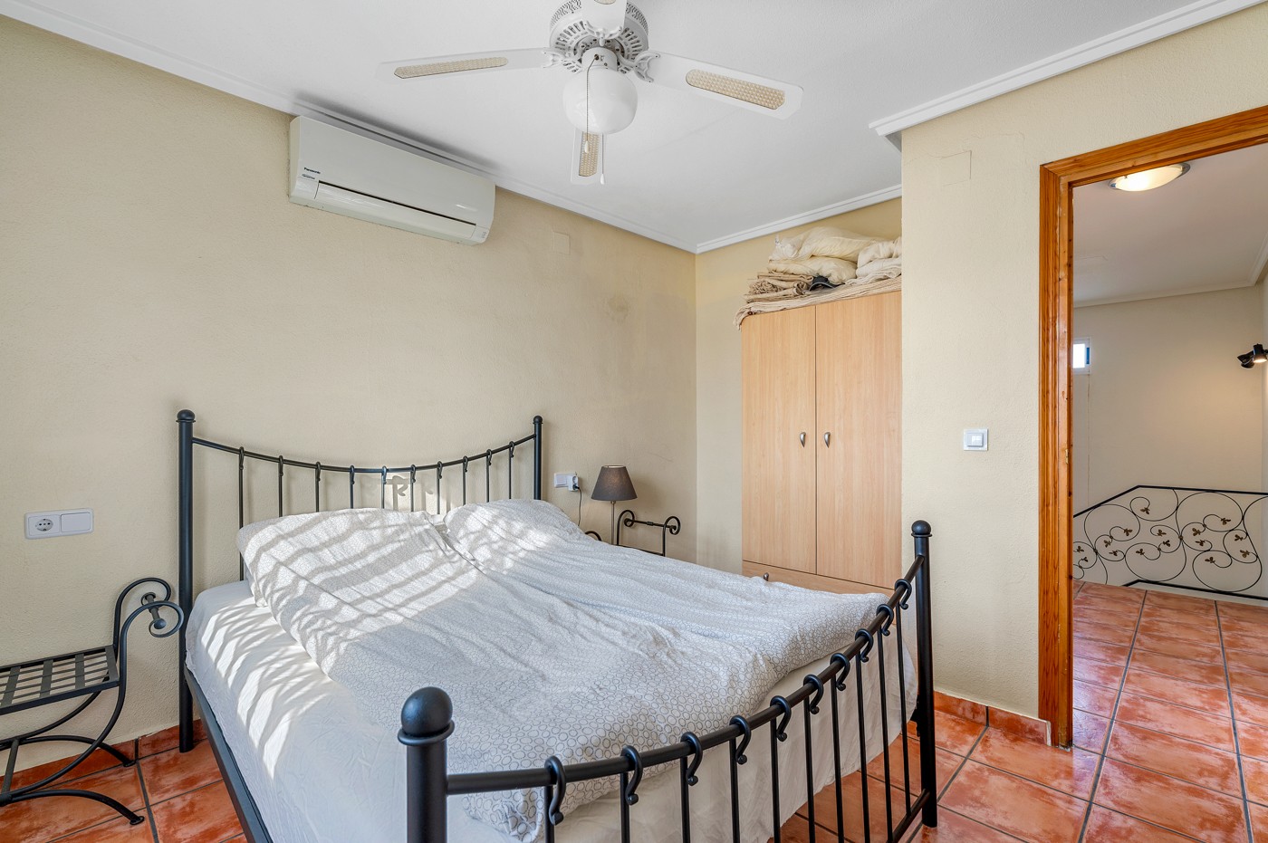 For sale - 4 Bedroom 2 Bathroom Villa in Orihuela Costa - Playa Flamenca  - Alicante