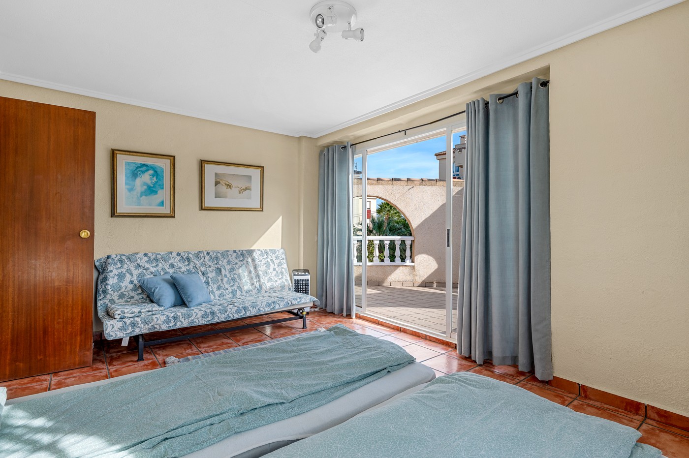 For sale - 4 Bedroom 2 Bathroom Villa in Orihuela Costa - Playa Flamenca  - Alicante