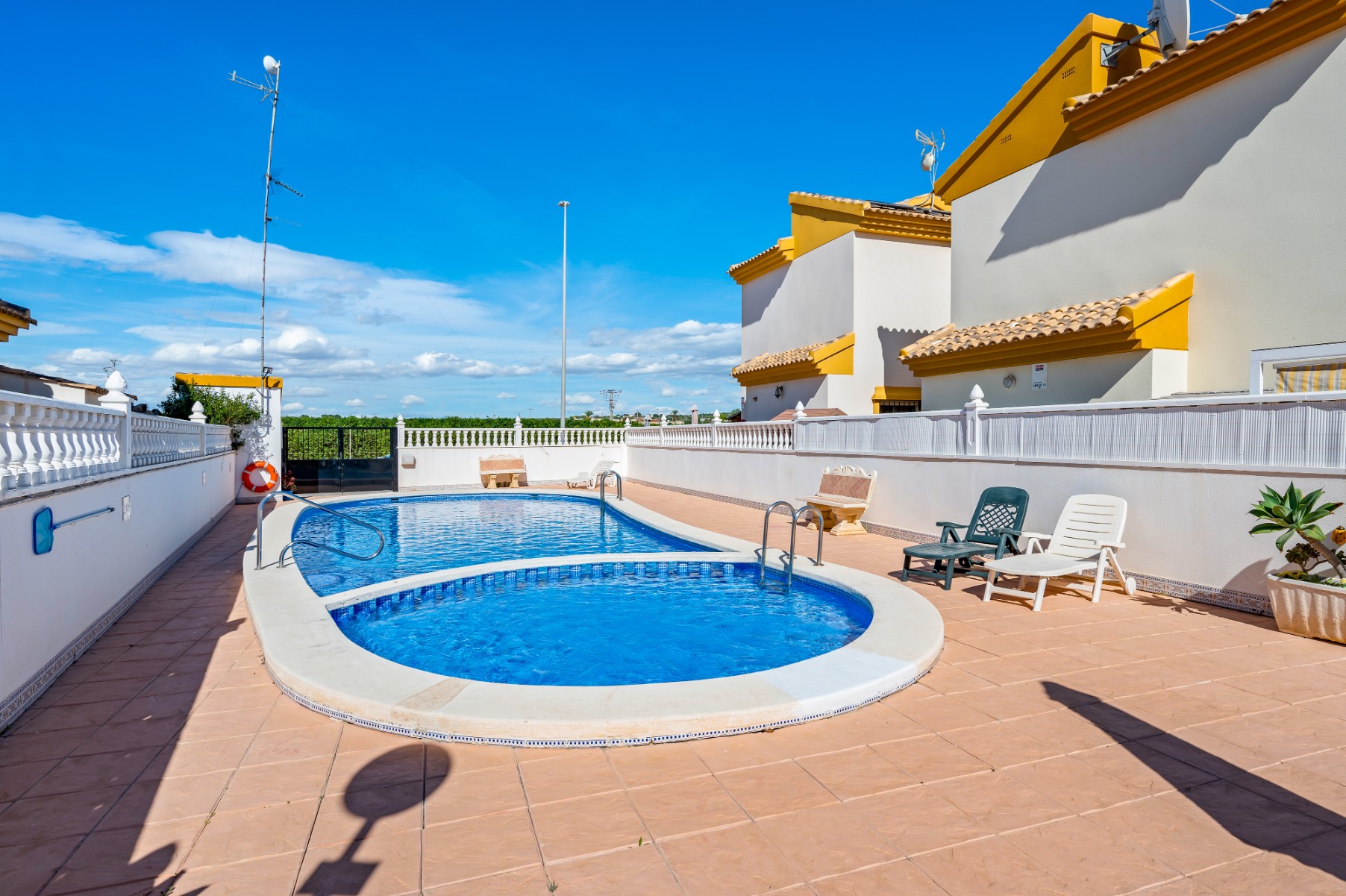 For sale - 3 Bedroom 2 Bathroom Villa in El Raso - El Raso  - Alicante