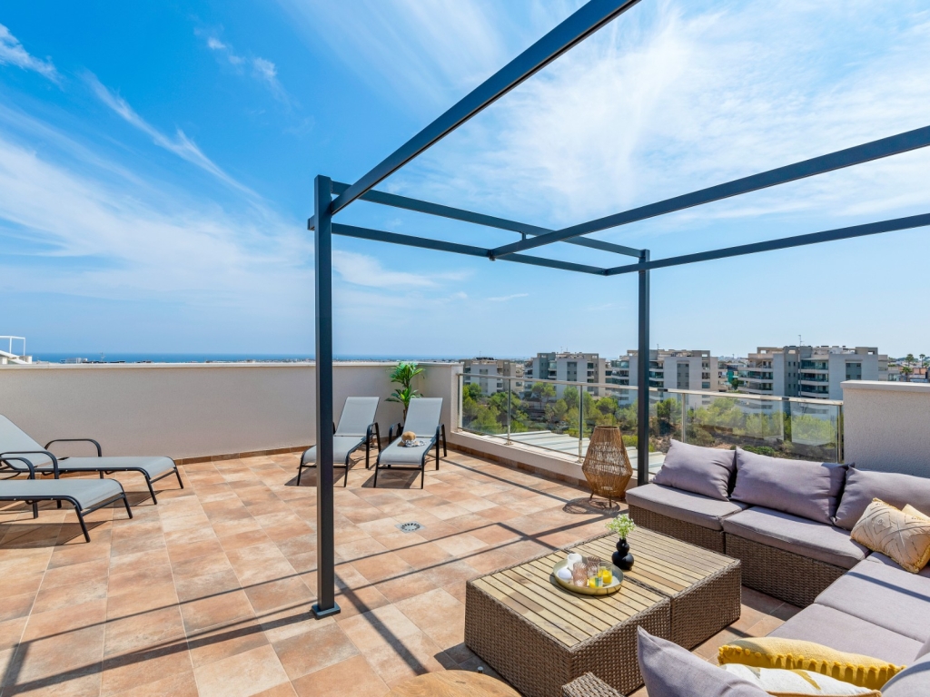 3 Bedroom 2 Bathroom Apartment in Orihuela Costa
