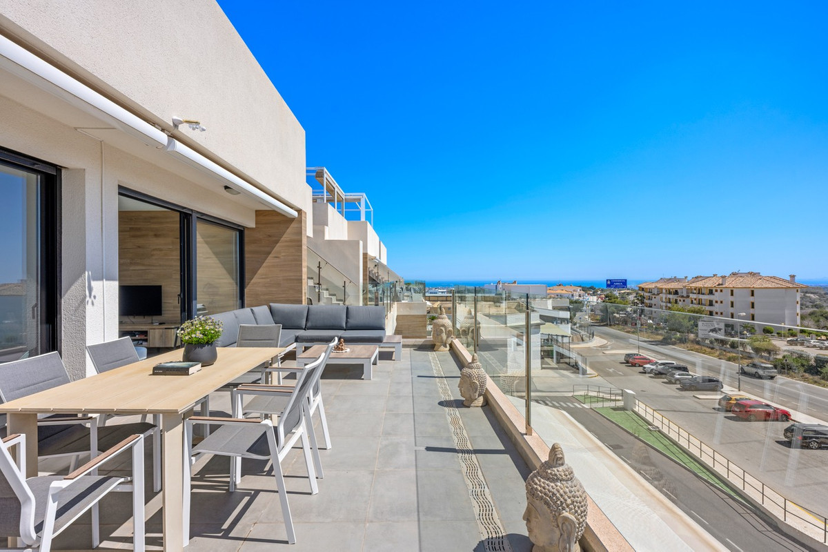 Sold - 2 Bedroom 2 Bathroom Apartment - Penthouse in Orihuela - Lomas De Campoamor  - Alicante