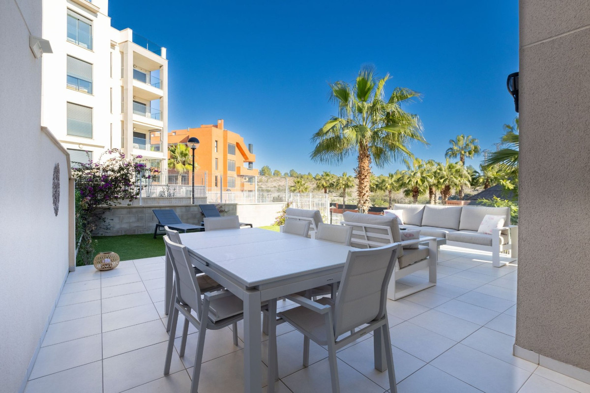 For sale - 2 Bedroom 2 Bathroom Apartment - Ground Floor Apartment in Orihuela - Villamartin  - Alicante