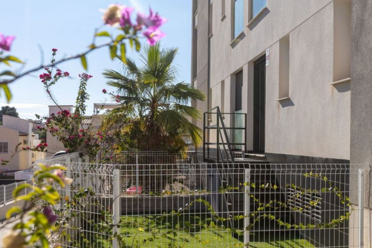 For sale - 2 Bedroom 2 Bathroom Apartment - Ground Floor Apartment in Orihuela - Villamartin  - Alicante