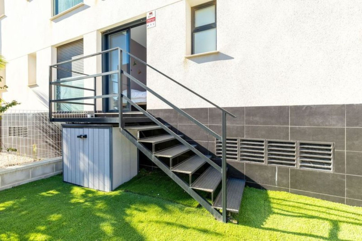 For sale - 2 Bedroom 2 Bathroom Apartment - Ground Floor Apartment in Orihuela - Villamartin  - Alicante