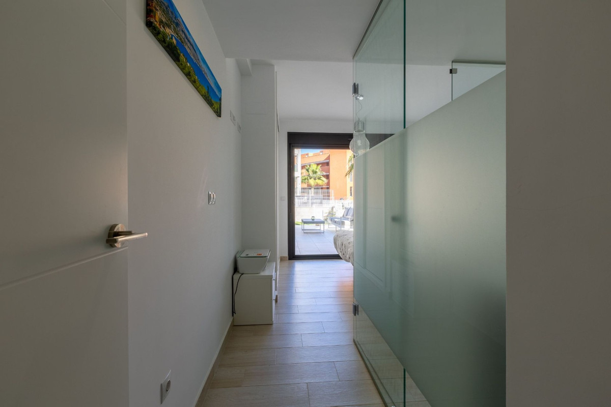 For sale - 2 Bedroom 2 Bathroom Apartment - Ground Floor Apartment in Orihuela - Villamartin  - Alicante