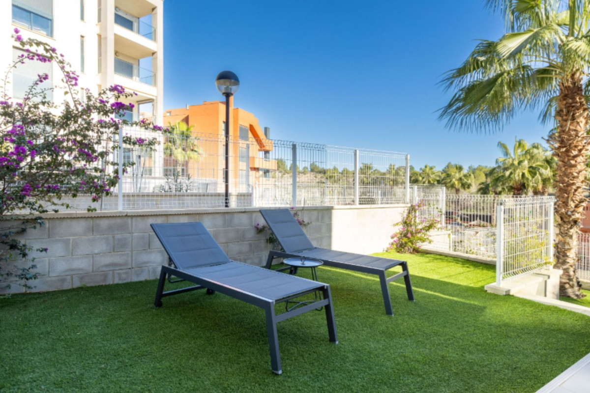 For sale - 2 Bedroom 2 Bathroom Apartment - Ground Floor Apartment in Orihuela - Villamartin  - Alicante