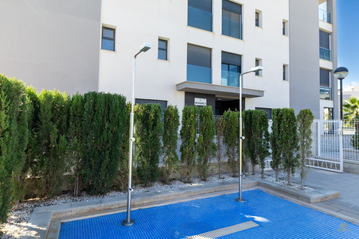 For sale - 2 Bedroom 2 Bathroom Apartment - Ground Floor Apartment in Orihuela - Villamartin  - Alicante