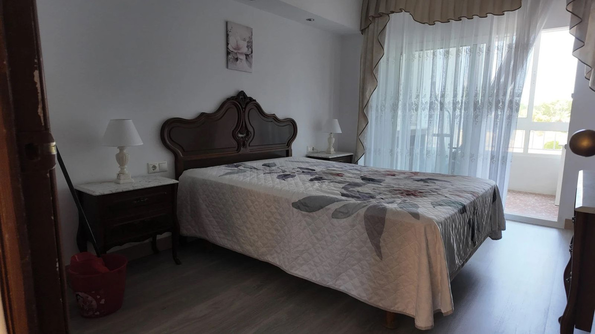 For sale - 3 Bedroom 2 Bathroom Apartment in Punta Prima - Punta Prima  - Alicante