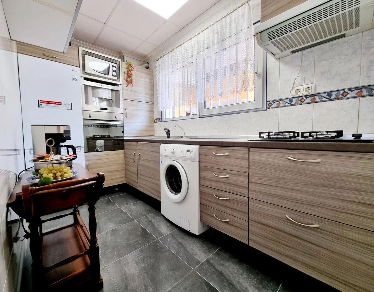 For sale - 3 Bedroom 2 Bathroom Apartment in Punta Prima - Punta Prima  - Alicante