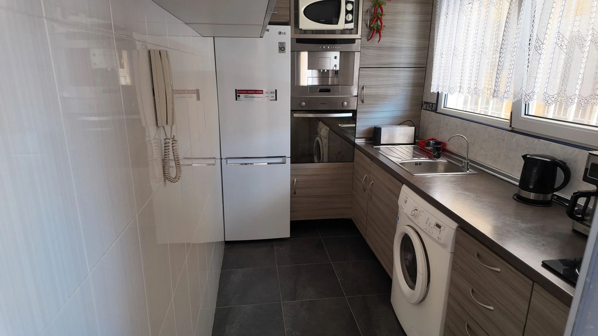 For sale - 3 Bedroom 2 Bathroom Apartment in Punta Prima - Punta Prima  - Alicante