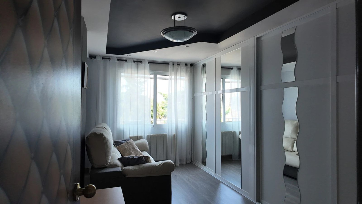 For sale - 3 Bedroom 2 Bathroom Apartment - Middle Floor Apartment in Orihuela - Punta Prima  - Alicante